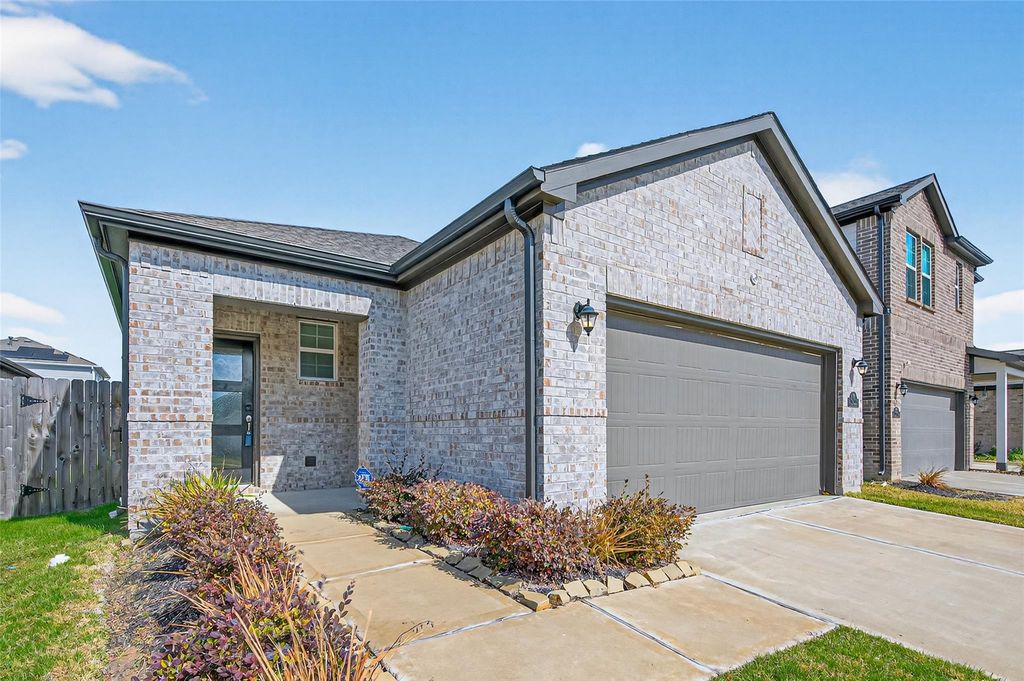 Image 3 of property listing at 23222 Spring Genesis Ln Lane, Katy, TX 77493