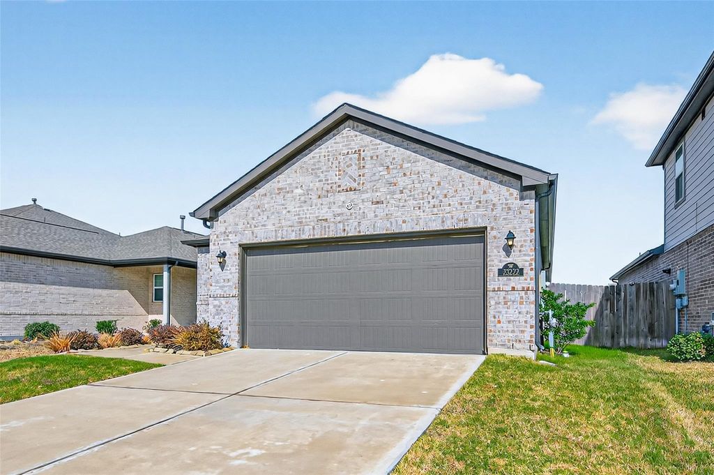 Image 4 of property listing at 23222 Spring Genesis Ln Lane, Katy, TX 77493