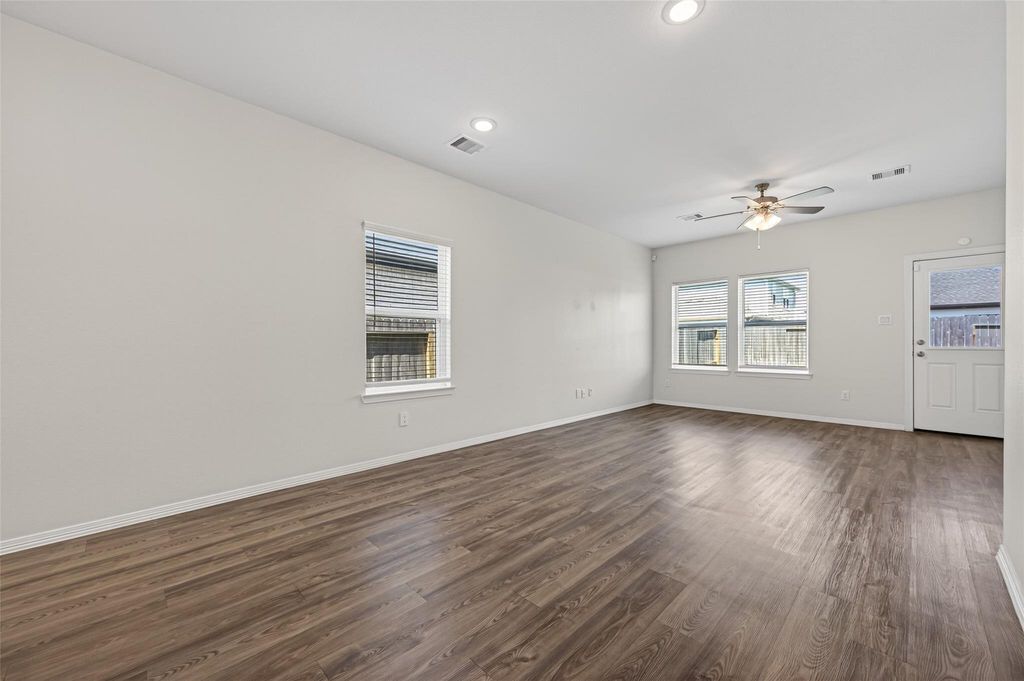 Image 8 of property listing at 23222 Spring Genesis Ln Lane, Katy, TX 77493