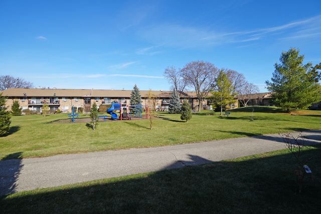 834 E Old Willow Road 209, Prospect Heights, IL 60070