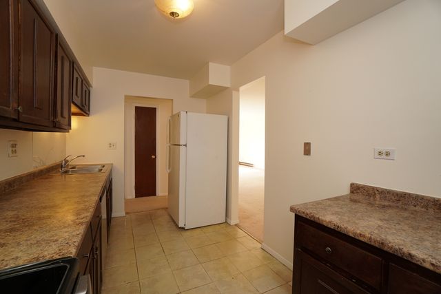 834 E Old Willow Road 209, Prospect Heights, IL 60070