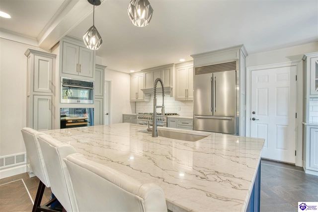 14010 Echo Hill Trail, Louisville, KY 40299