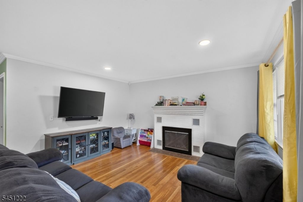 870 Crescent Dr, Rahway City, NJ 07065 — photo 5