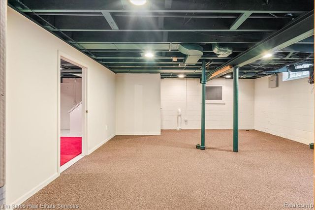 1023 Buckingham Road, Grosse Pointe, MI 48230