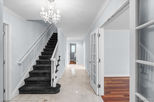 1023 Buckingham Road, Grosse Pointe, MI 48230