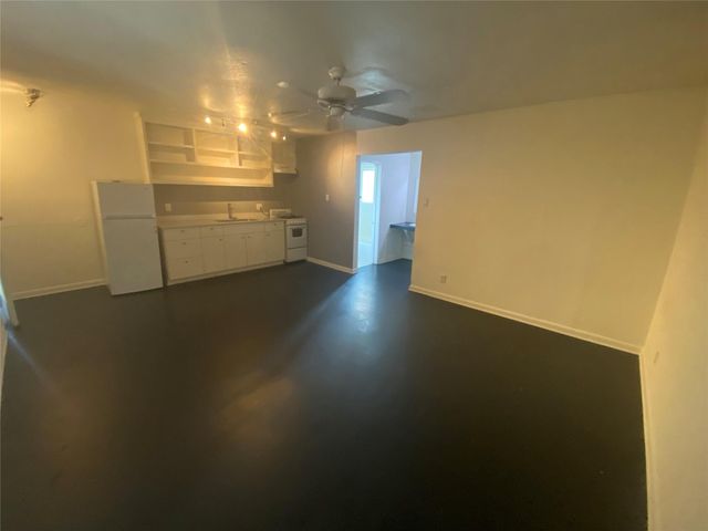 219 West Alabama 32, Houston, TX 77006