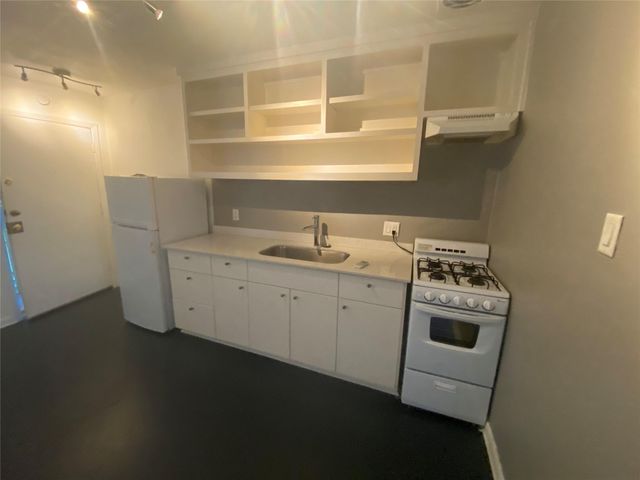 219 West Alabama 32, Houston, TX 77006