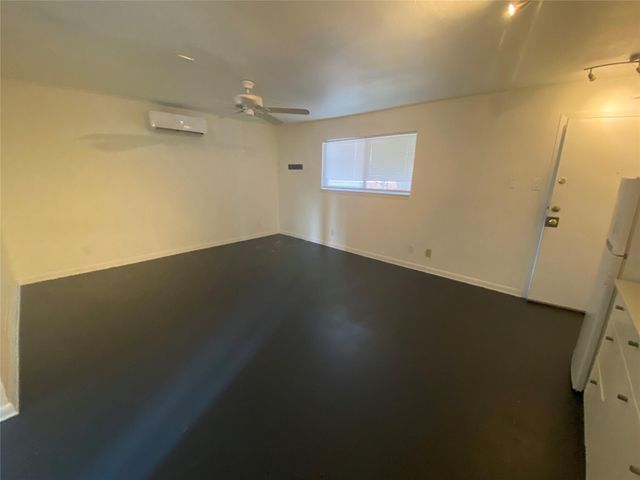 219 West Alabama 32, Houston, TX 77006