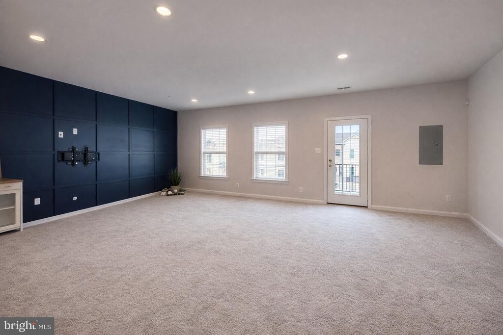 Image 15 of property listing at 9009 VILLAGE SPRINGS DR, Upper Marlboro, MD 20772