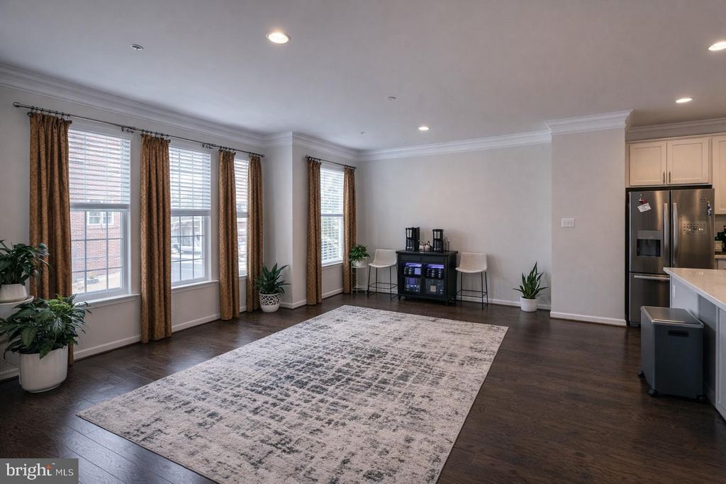 Image 6 of property listing at 9009 VILLAGE SPRINGS DR, Upper Marlboro, MD 20772