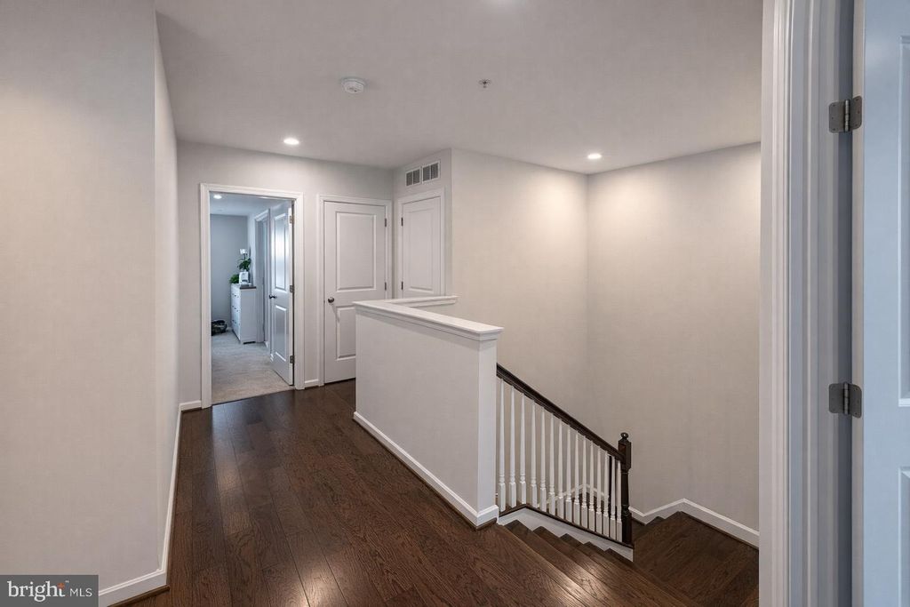 Image 7 of property listing at 9009 VILLAGE SPRINGS DR, Upper Marlboro, MD 20772