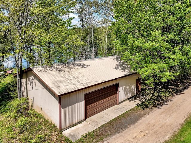 2122 N Twin Lakes Street, Saint Croix Falls, WI 54024