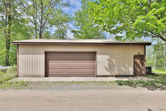 2122 N Twin Lakes Street, Saint Croix Falls, WI 54024
