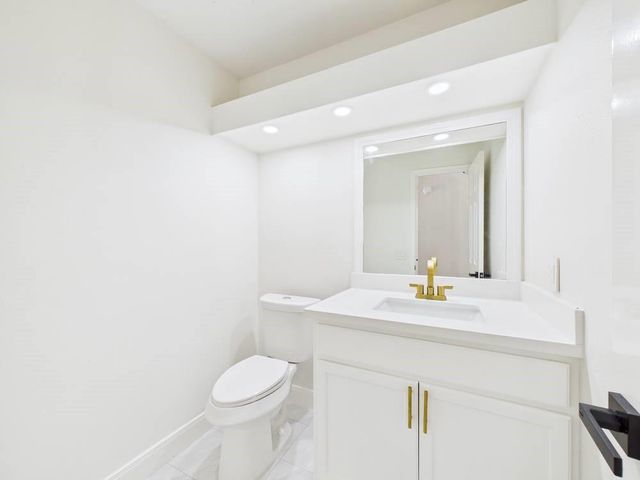 2012 Catamaran Drive, League City, TX 77573