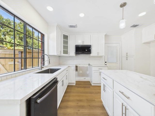 2012 Catamaran Drive, League City, TX 77573