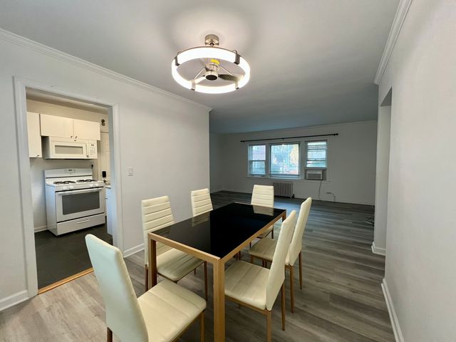 1410 Central Street 1E, Evanston, IL 60201