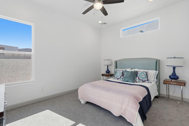 1670 Tesoro Loop NW, Los Lunas, NM 87031