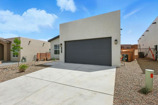 1670 Tesoro Loop NW, Los Lunas, NM 87031