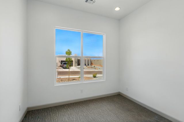 1670 Tesoro Loop NW, Los Lunas, NM 87031