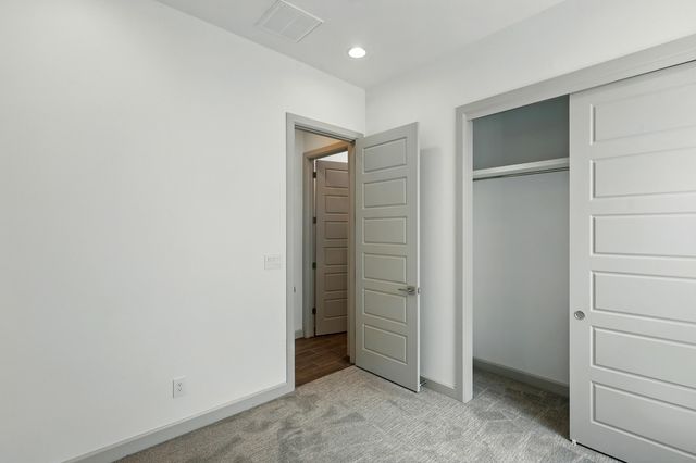 1670 Tesoro Loop NW, Los Lunas, NM 87031