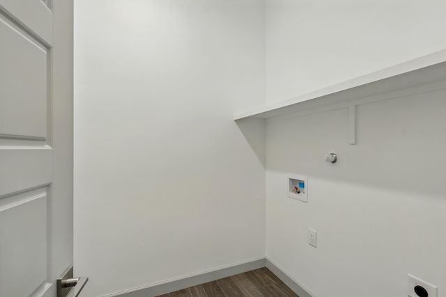 1670 Tesoro Loop NW, Los Lunas, NM 87031