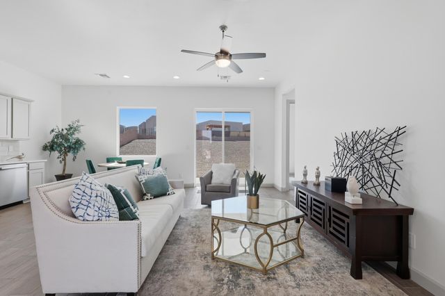 1670 Tesoro Loop NW, Los Lunas, NM 87031
