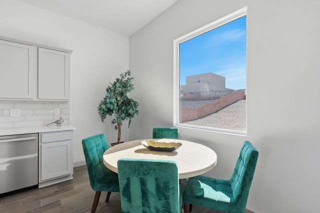 1670 Tesoro Loop NW, Los Lunas, NM 87031