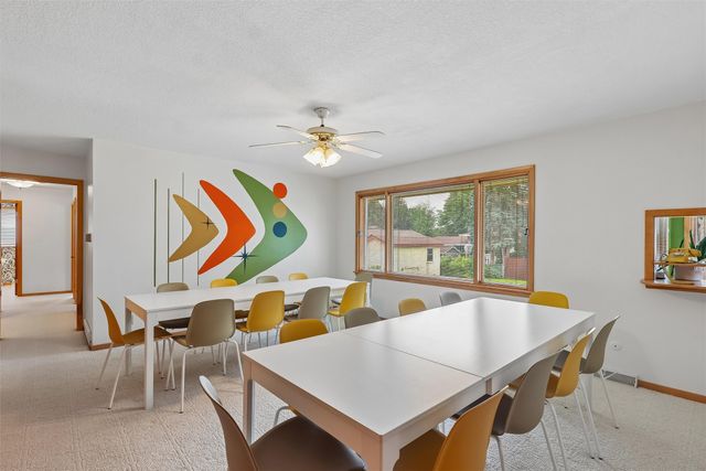 2924 Patricia Drive, Urbandale, IA 50322