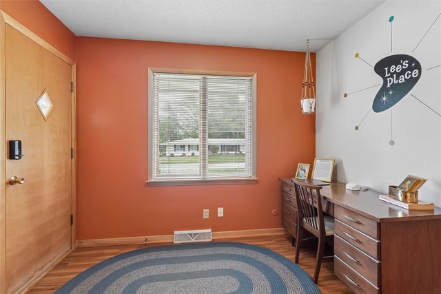 2924 Patricia Drive, Urbandale, IA 50322