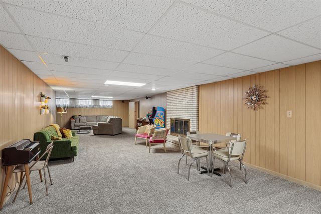 2924 Patricia Drive, Urbandale, IA 50322