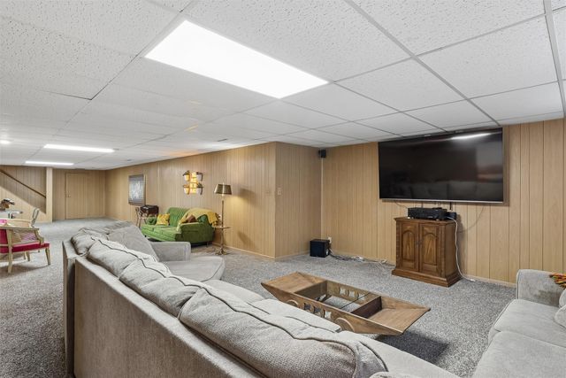 2924 Patricia Drive, Urbandale, IA 50322