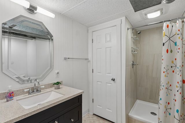 2924 Patricia Drive, Urbandale, IA 50322