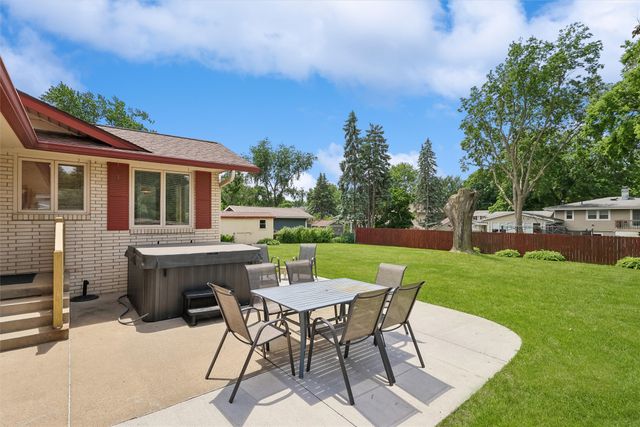 2924 Patricia Drive, Urbandale, IA 50322