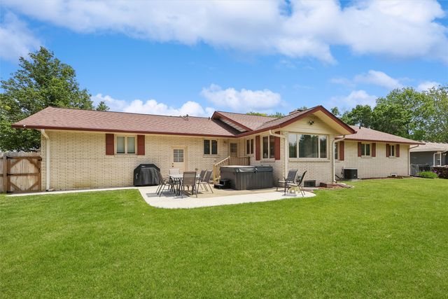 2924 Patricia Drive, Urbandale, IA 50322