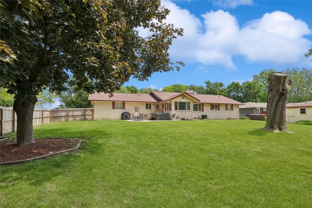 2924 Patricia Drive, Urbandale, IA 50322