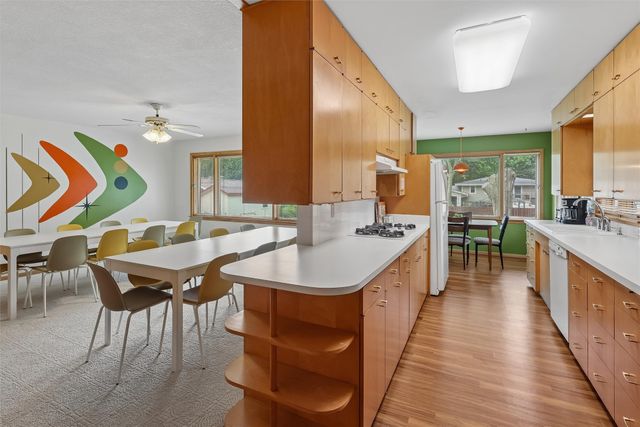 2924 Patricia Drive, Urbandale, IA 50322