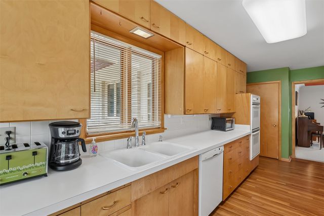 2924 Patricia Drive, Urbandale, IA 50322