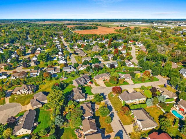 1477 WEXFORD LANE, Green Bay, WI 54313