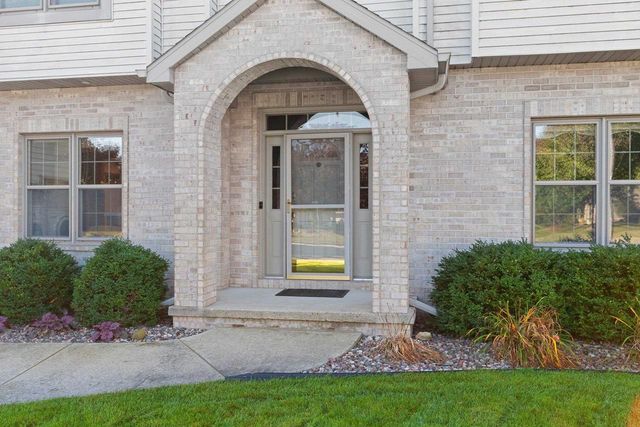 1477 WEXFORD LANE, Green Bay, WI 54313