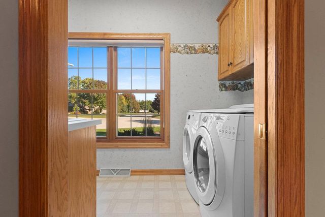 1477 WEXFORD LANE, Green Bay, WI 54313