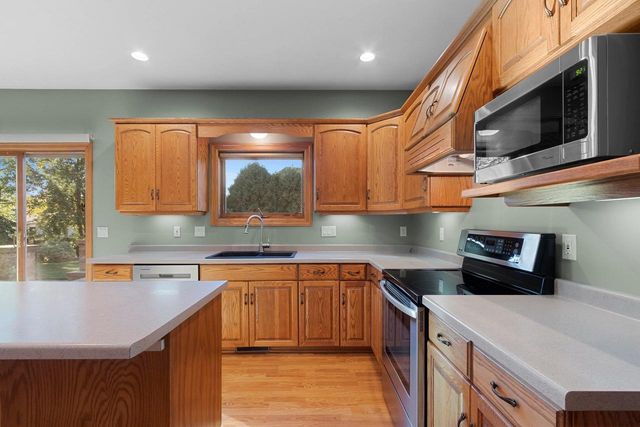 1477 WEXFORD LANE, Green Bay, WI 54313