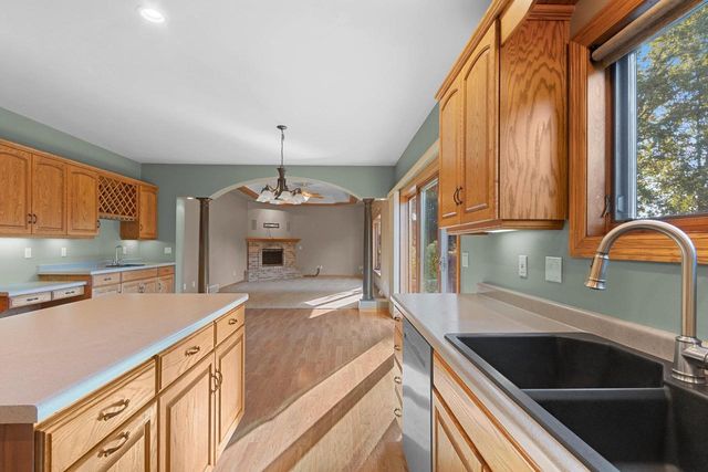 1477 WEXFORD LANE, Green Bay, WI 54313