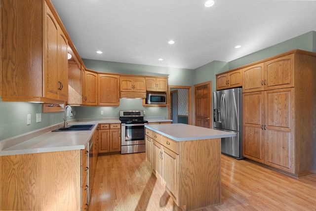 1477 WEXFORD LANE, Green Bay, WI 54313