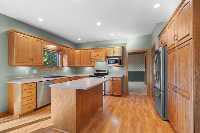 1477 WEXFORD LANE, Green Bay, WI 54313