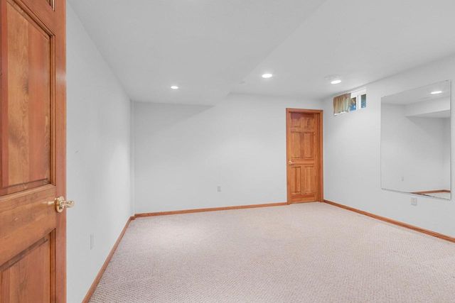 1477 WEXFORD LANE, Green Bay, WI 54313