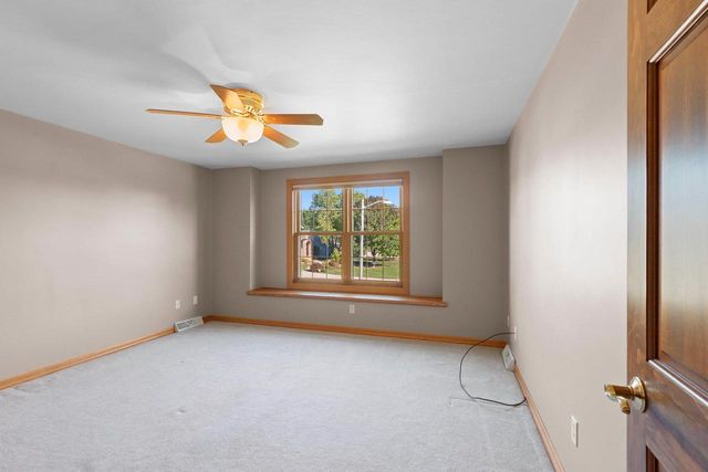 1477 WEXFORD LANE, Green Bay, WI 54313
