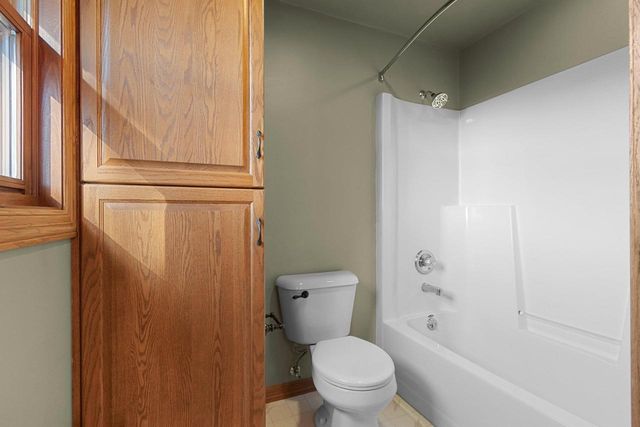 1477 WEXFORD LANE, Green Bay, WI 54313