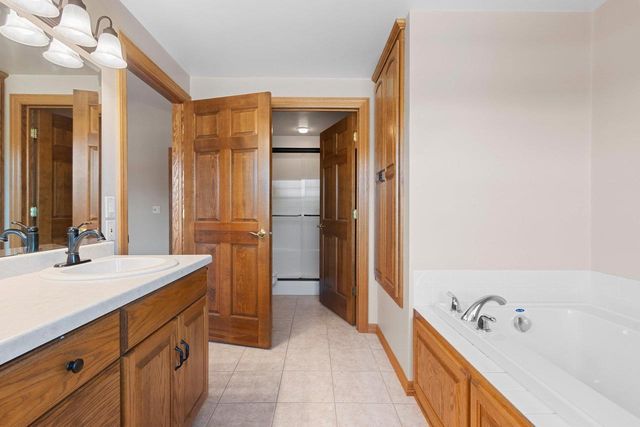 1477 WEXFORD LANE, Green Bay, WI 54313