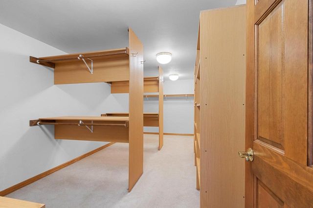 1477 WEXFORD LANE, Green Bay, WI 54313