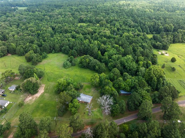 519 An County Road 450, Palestine, TX 75803